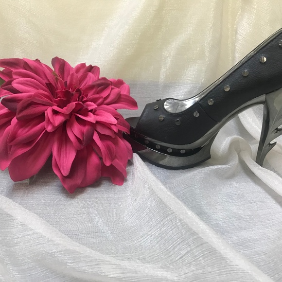 Highest Hill Collection - Picture 3 of 6